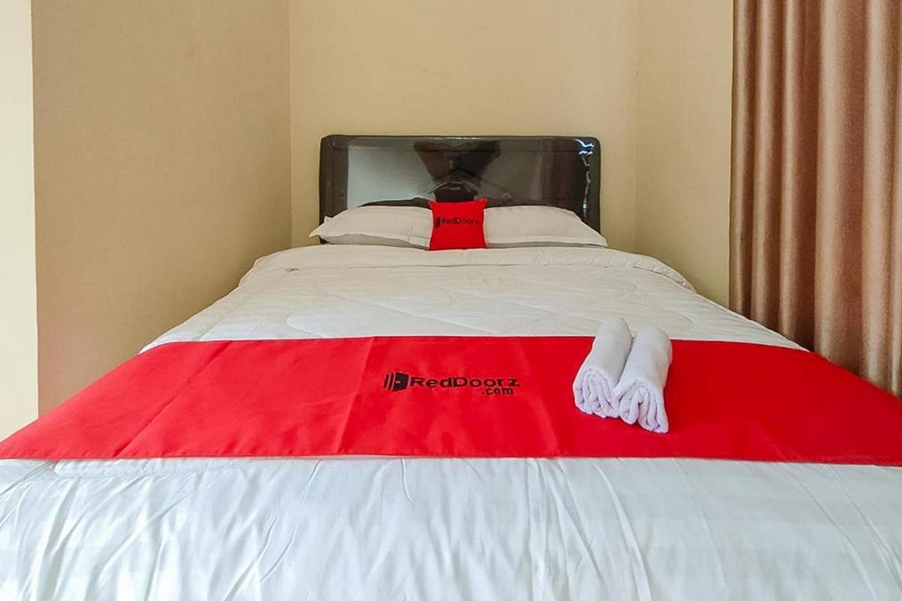 Hotel RedDoorz near BNS Batu Tlekung Exterior foto